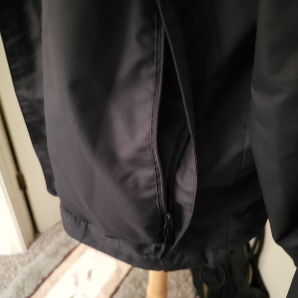 Men's performance outerwear jacket. - Picture 7 of 9